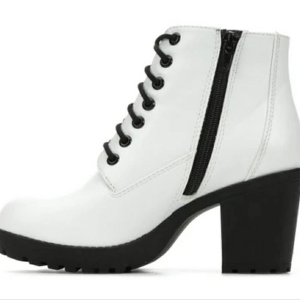 Unr8ted Black & White Fashion Heeled Boot - NWT